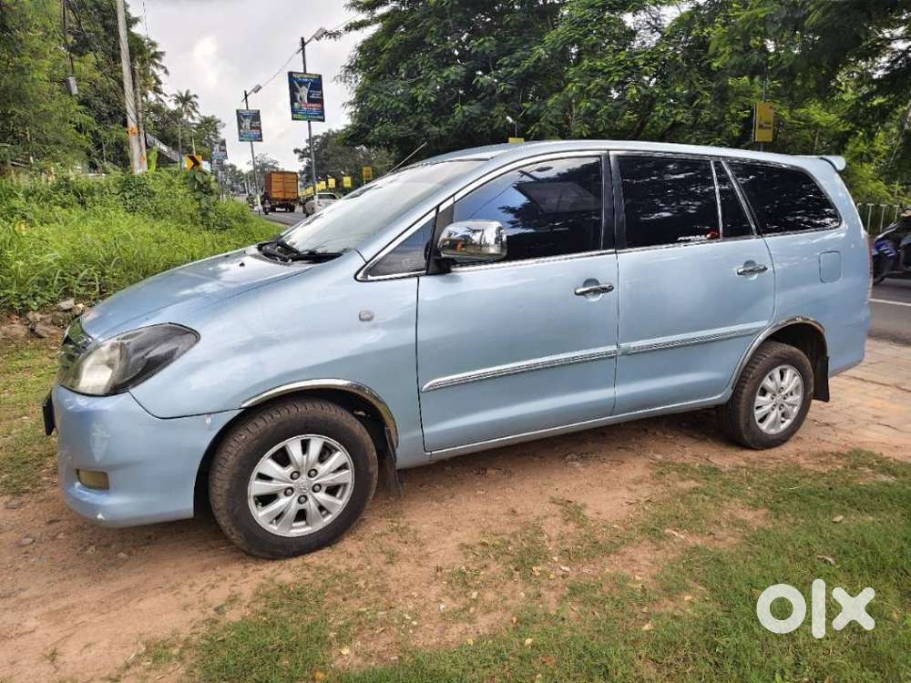 Toyota Innova 2.5 V 7 Str, 2010