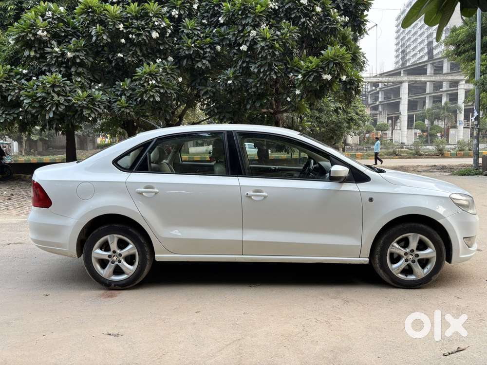 Skoda Rapid Elegance Mpi, 2014, Petrol