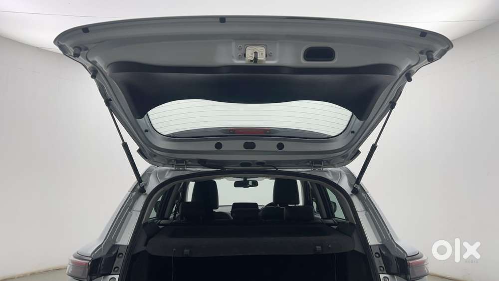 Maruti Suzuki Grand Vitara 1.5 Alpha Smart Hybrid At, 2022, Petrol