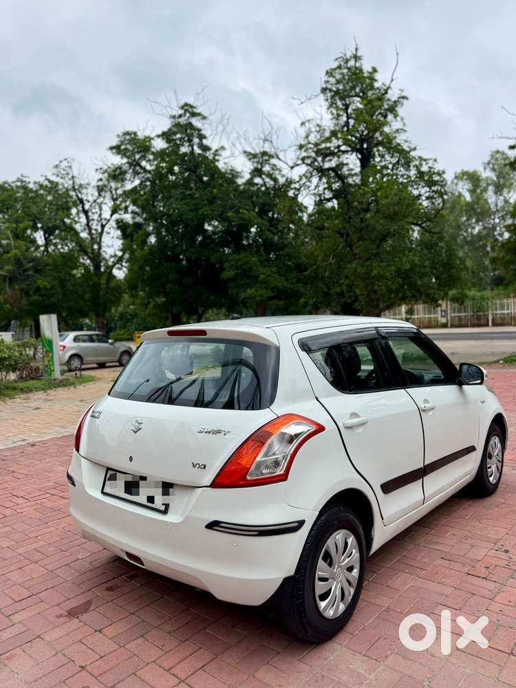 Maruti Suzuki Swift Vxi Optional, 2013, Petrol