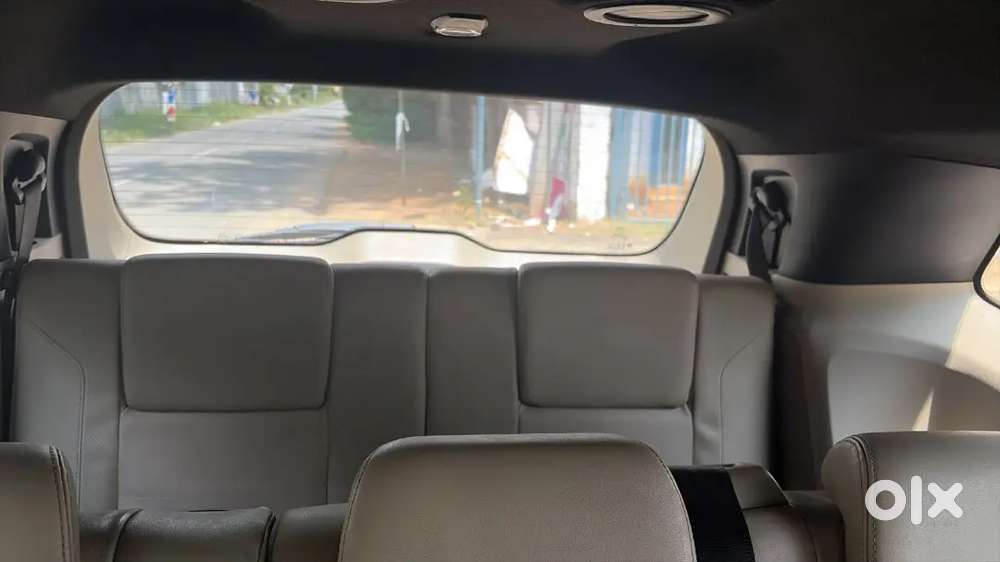 2017 Ford Endeavour 3.2 Titanium 4x4 At Diesel | 1.39 Lakh Km