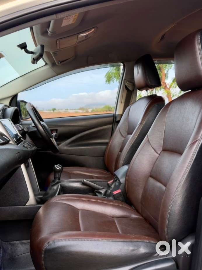 Toyota Innova Crysta [2020-ongoing] 2.4 Gx 8 Str, 2023, Diesel