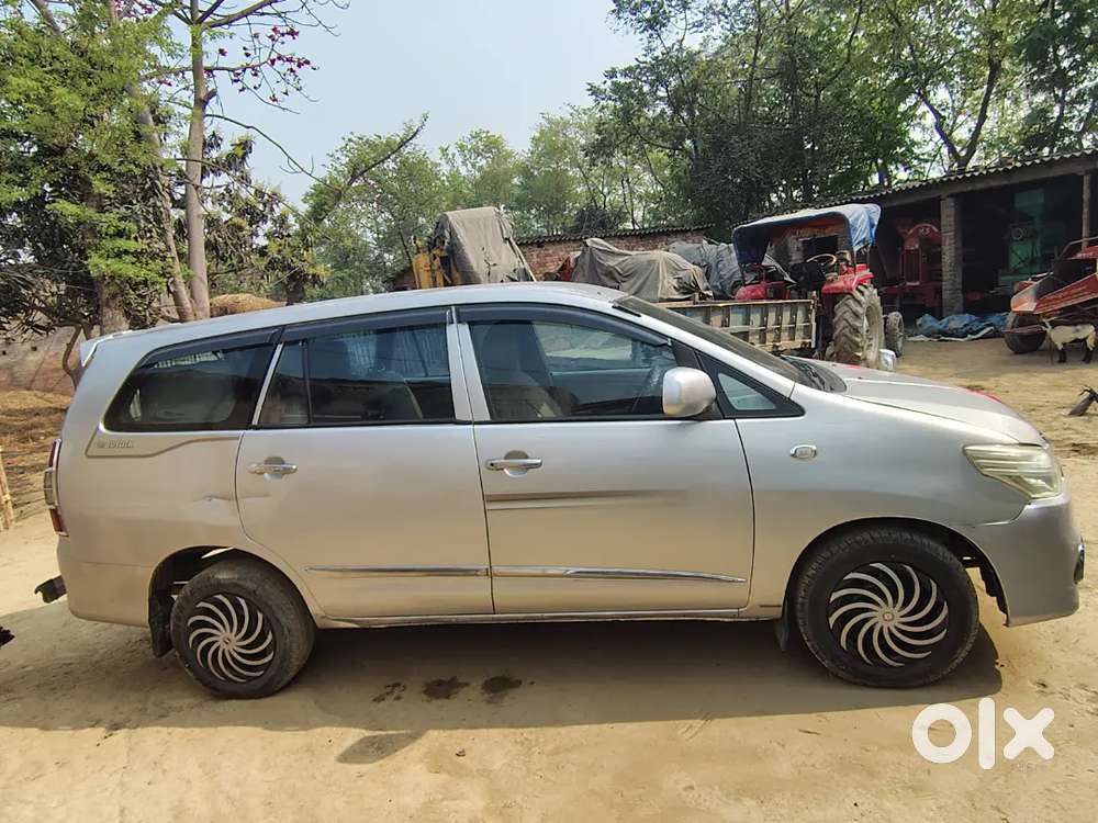 Toyota Innova 2013