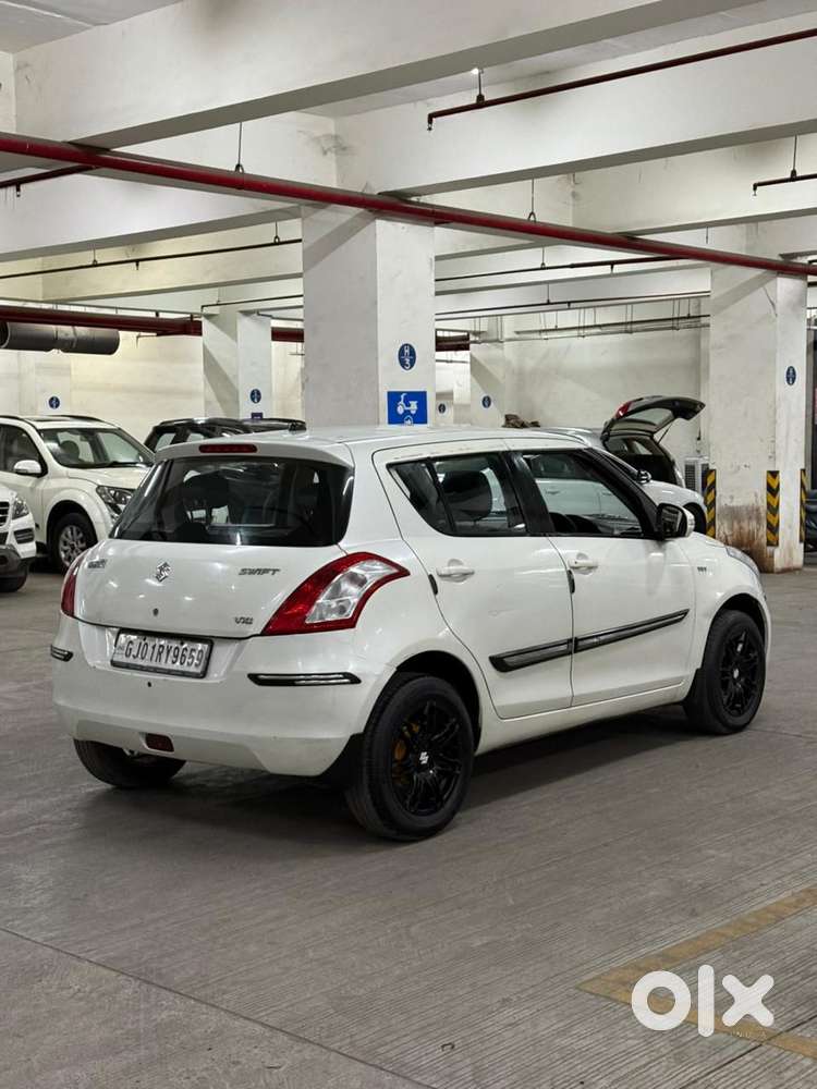 Maruti Suzuki Swift Vxi + Manual, 2017, Petrol