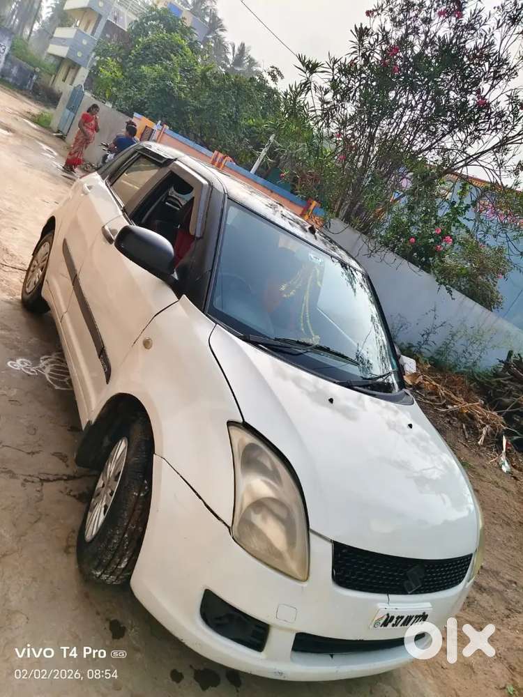 Well Maintained Good Condition Swift Diesel Car