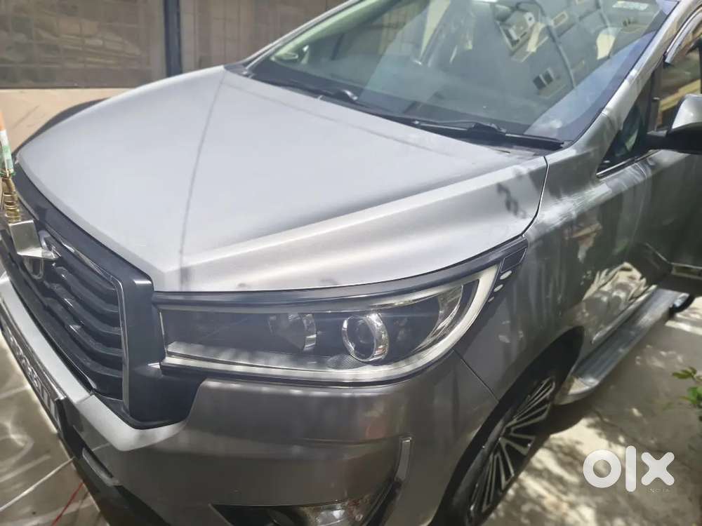 Toyota Innova Crysta 2.4v 2024