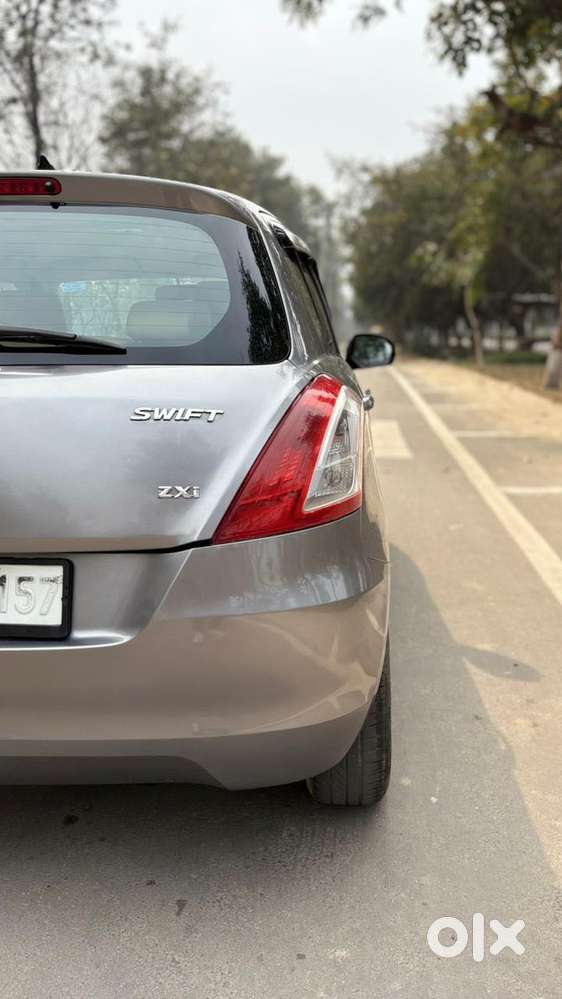 Maruti Suzuki Swift Vvt Zxi, 2013, Petrol