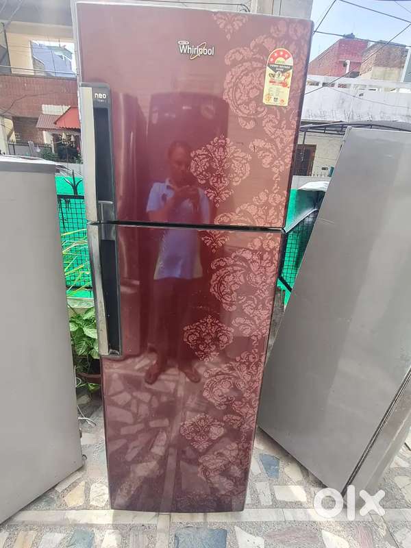 Fridge Double door 4 Star good condition 300 Liter whirlpool