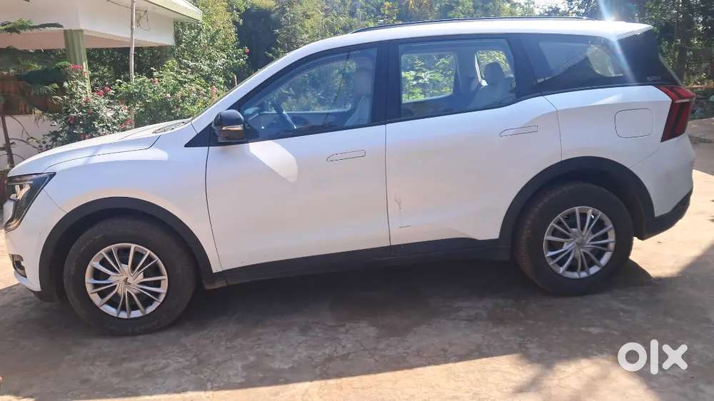 Mahindra Xuv700 2.2 Ax3 Diesel Automatic 5seater