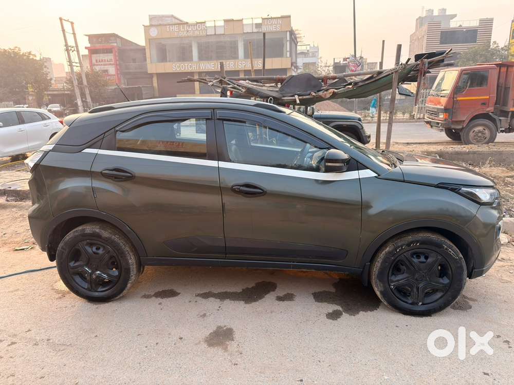Tata Nexon Petrol 2020 Green 75000