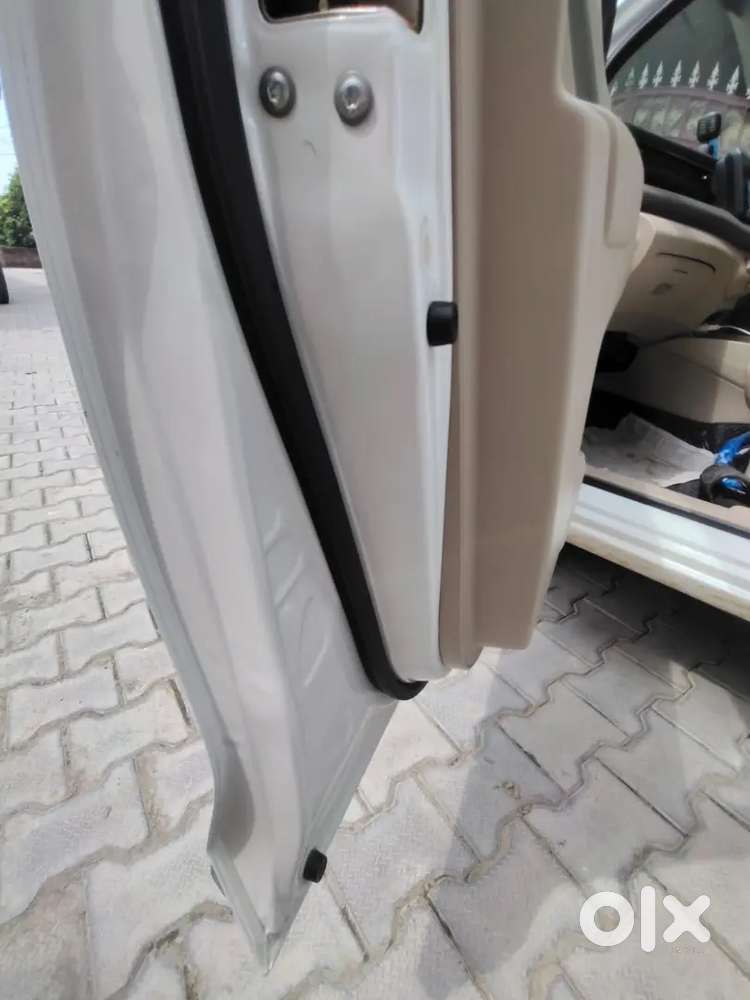 Maruti Suzuki Ertiga Vxi 2023