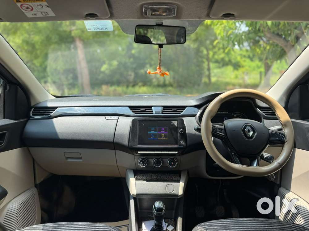 Renault Triber Rxt, 2022, Petrol