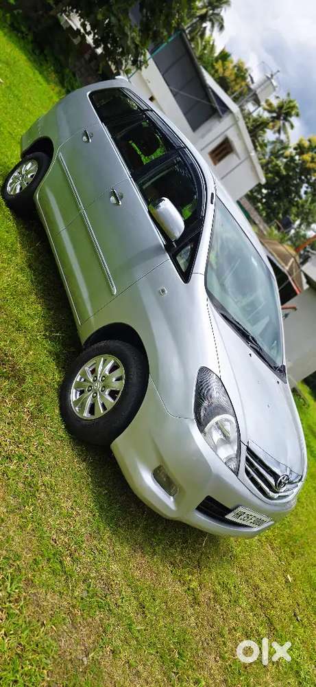 Toyota Innova 2010