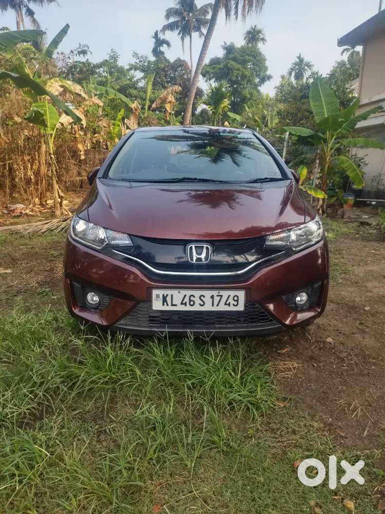 Honda Jazz 2018 Petrol 35000 Km Driven Company Service Well Maintend .