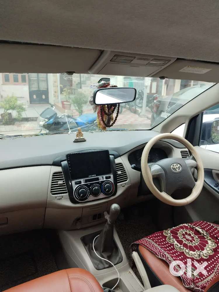 Toyota Innova 2014