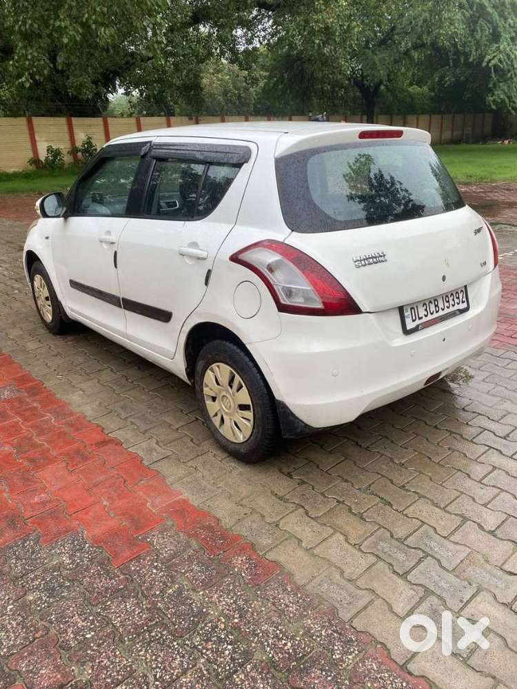 Maruti Suzuki Swift Vxi 1.2 Abs Bs-iv, 2012, Petrol