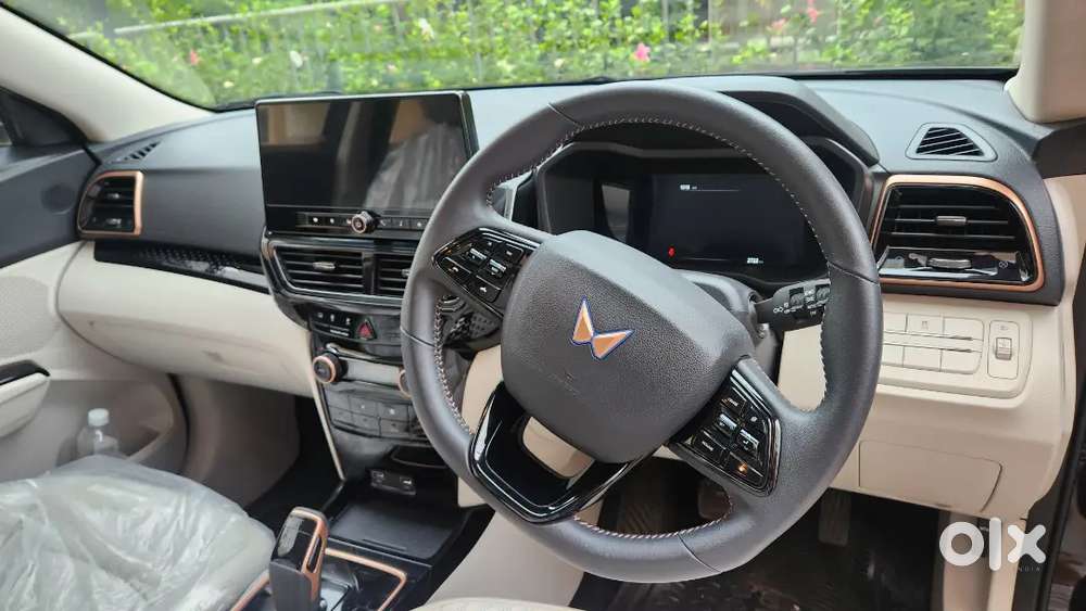 Mahindra Xuv400 Ev 2024 Electric Well Maintained