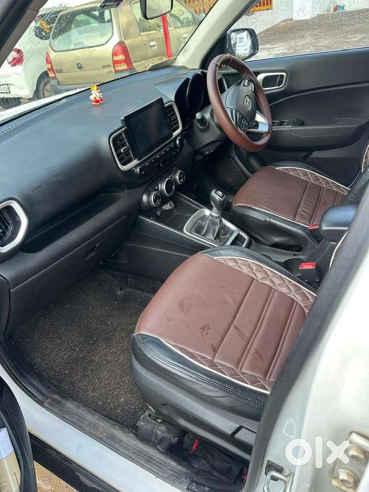 Hyundai Venue  2020 Petrol Well Maintained