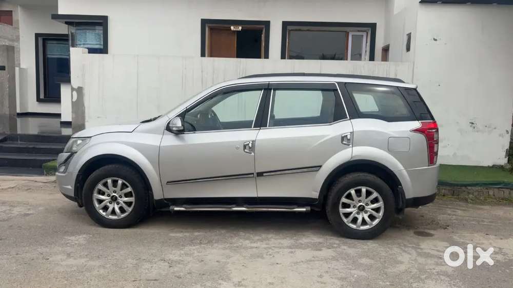 Xuv500 W10 Top Modal With Sunroof Seven Seater Brand New Condition