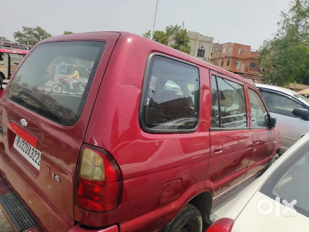 Chevrolet Tavera Neo 2012