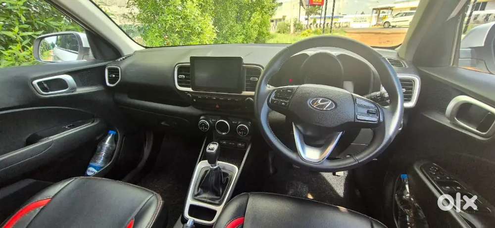 Hyundai Venue 2021 Diesel Well Maintained