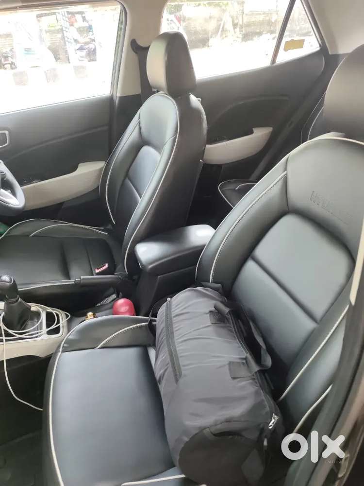 Hyundai Venue Petrol Manual 2023