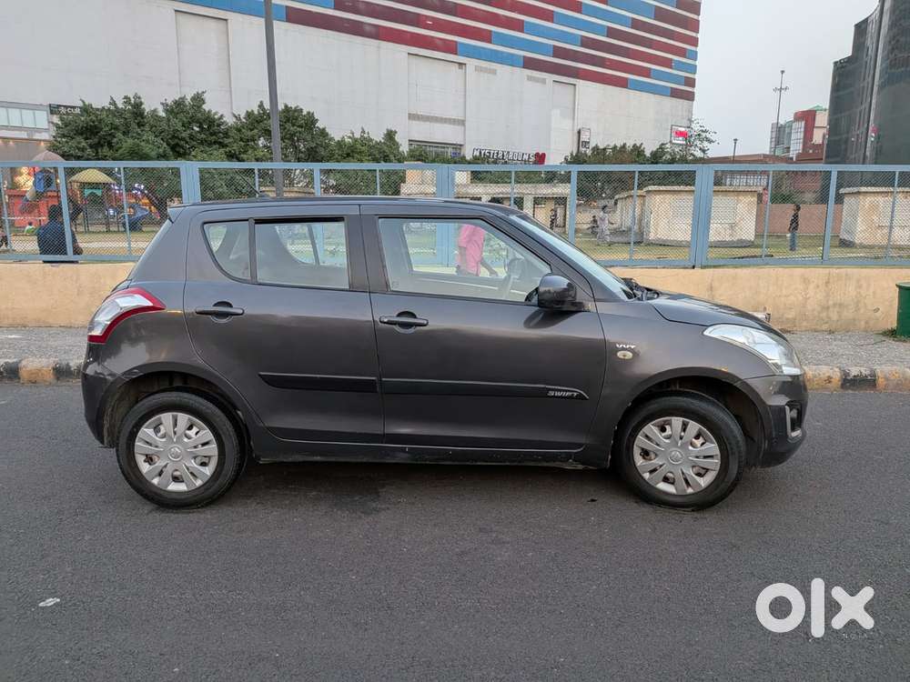 Maruti Suzuki Swift Vxi + Manual, 2016, Petrol