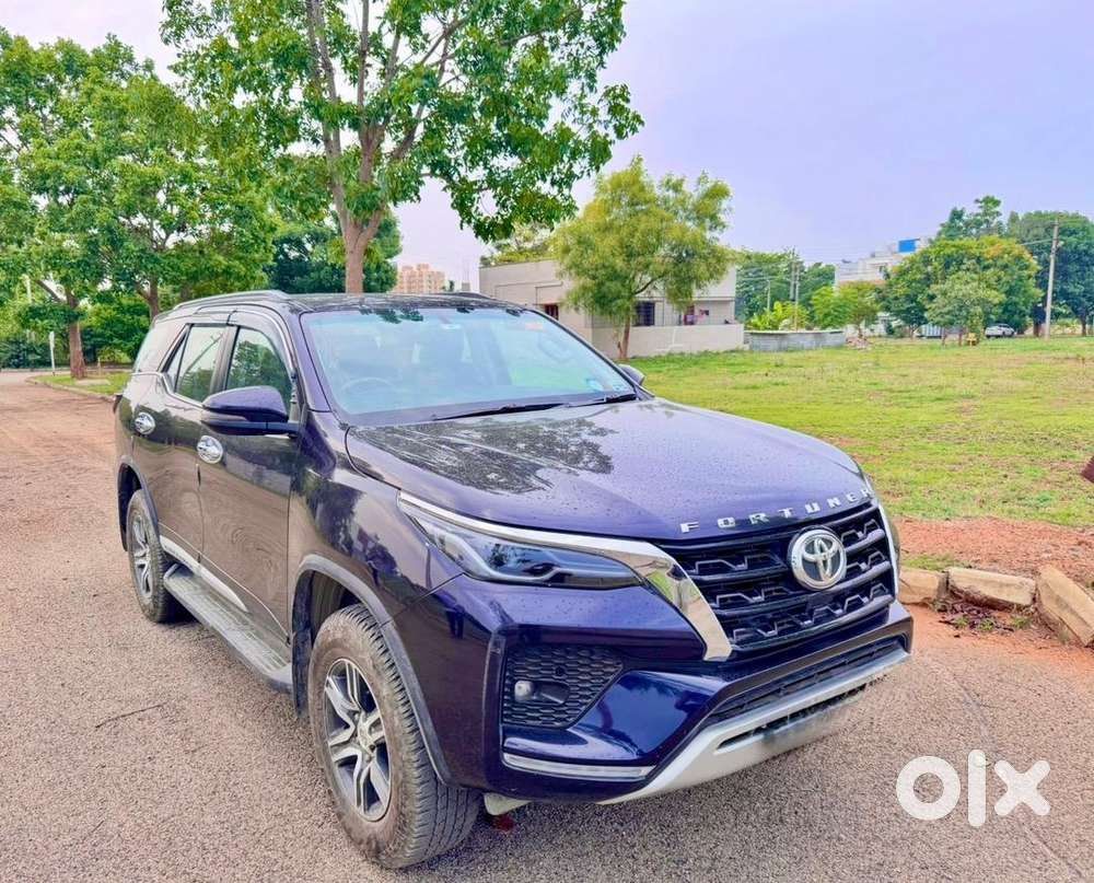 2022 Toyota Fortuner 4x2 At Diesel, 31000km, Sparkling Black Color