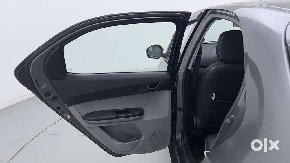 Tata Tiago 1.2 Revotron Xt Option, 2021, Petrol