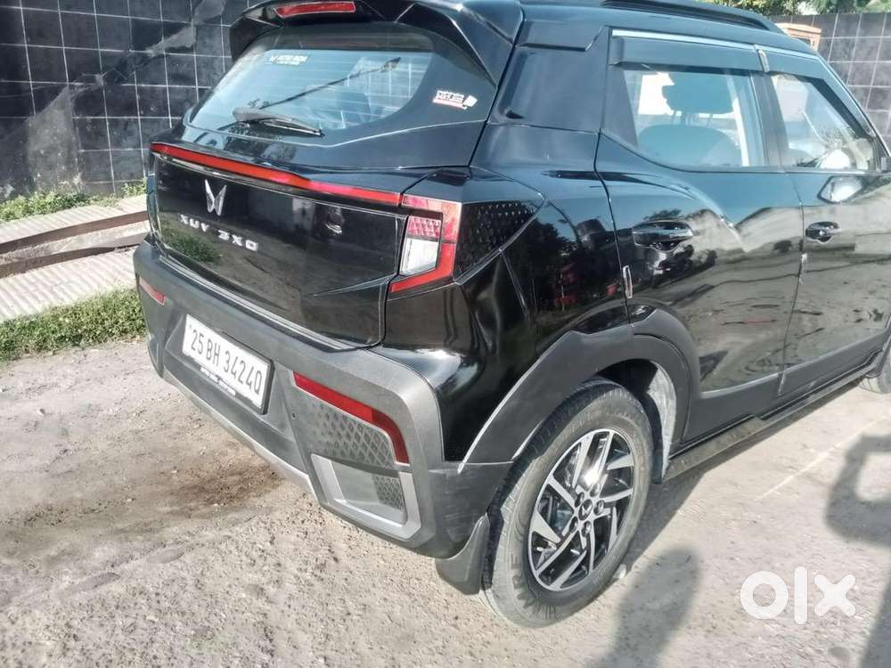 Mahindra Xuv 3xo 2025 Petrol Well Maintained