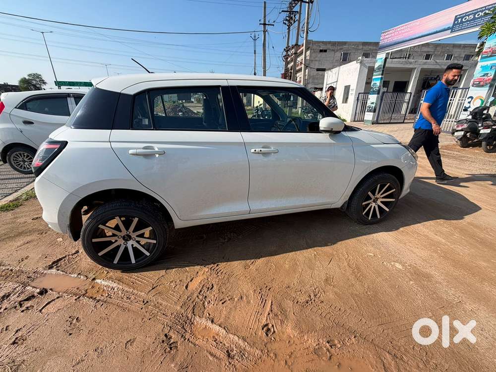 Maruti Suzuki New-gen Swift 2024 Petrol 39550 Km Driven