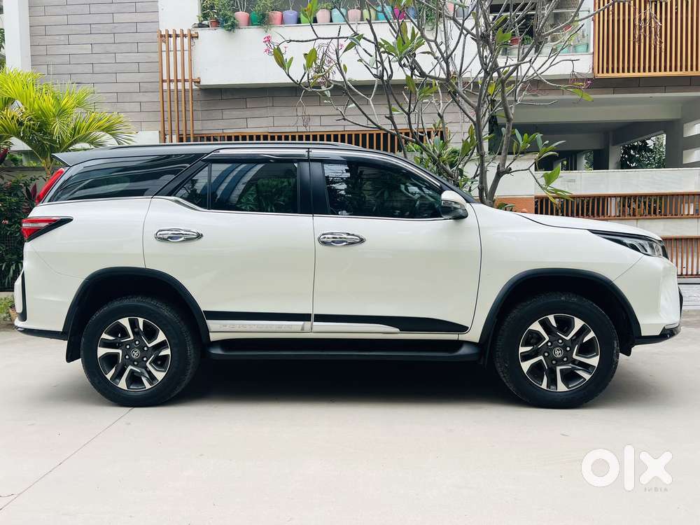 Toyota Fortuner Legender