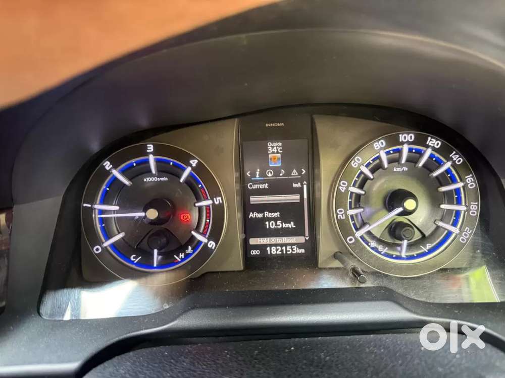 Toyota Innova Crysta 2.8 Zx At 7 Seater, 2016, Diesel