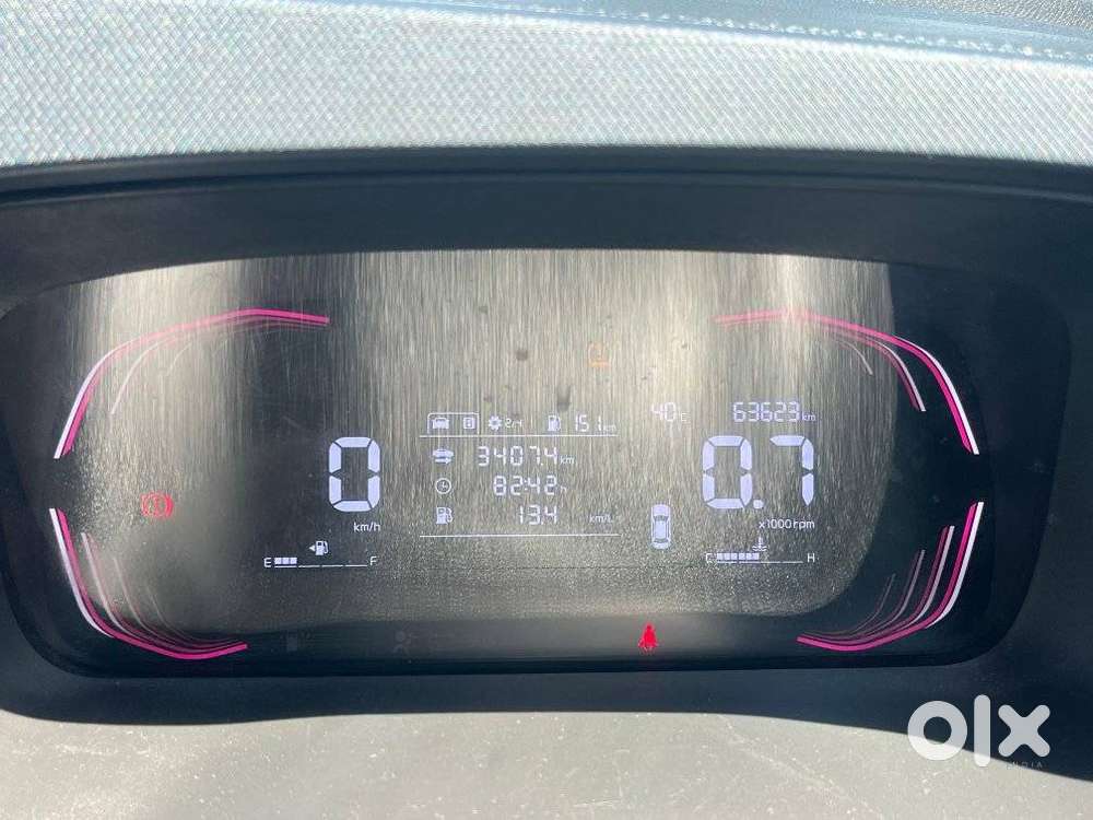 Kia Carens, 2022, Petrol
