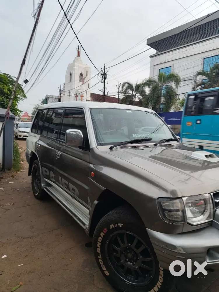 Mitsubishi Pajero 2009 Dual Tone