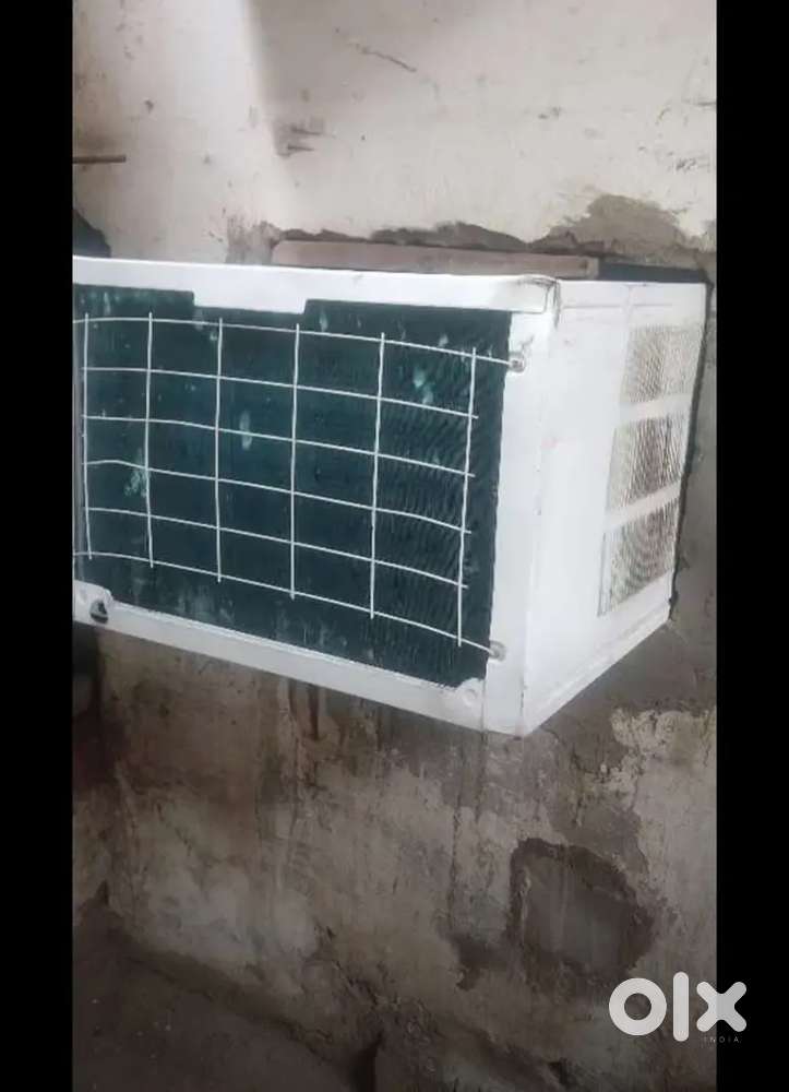 Lloyd window AC 1.5 ton