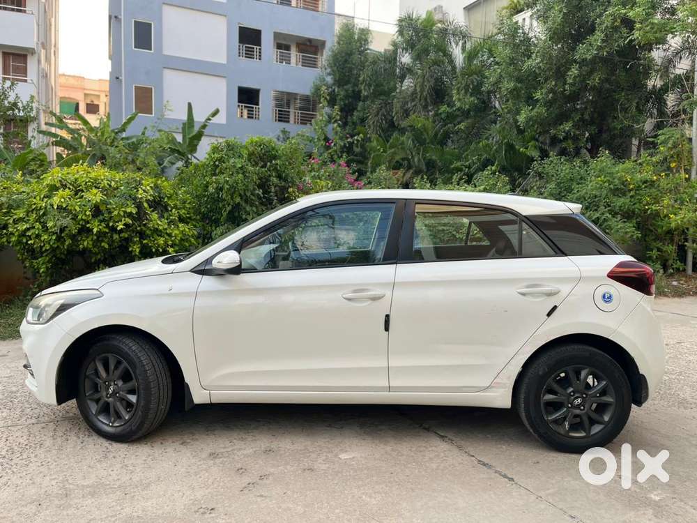 Hyundai I20 Sportz 1.4 At Vtvt, 2018, Petrol