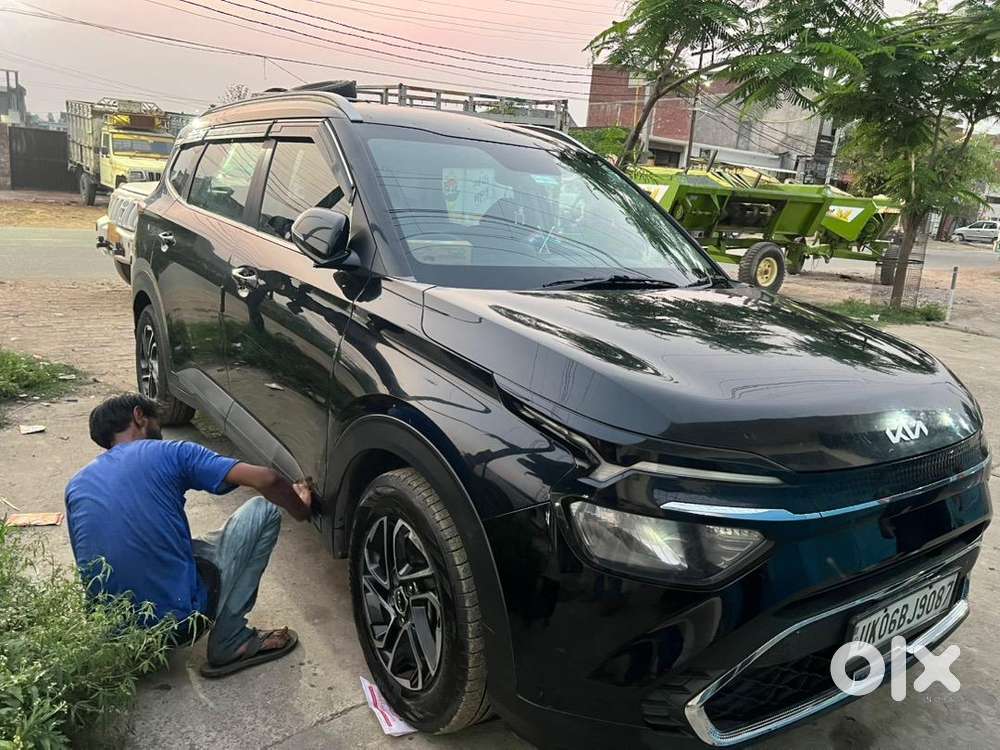 Kia Carens 2024 Model Second Top Well Maintened