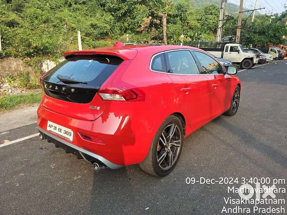 Volvo V40 Diesel 2017 Year