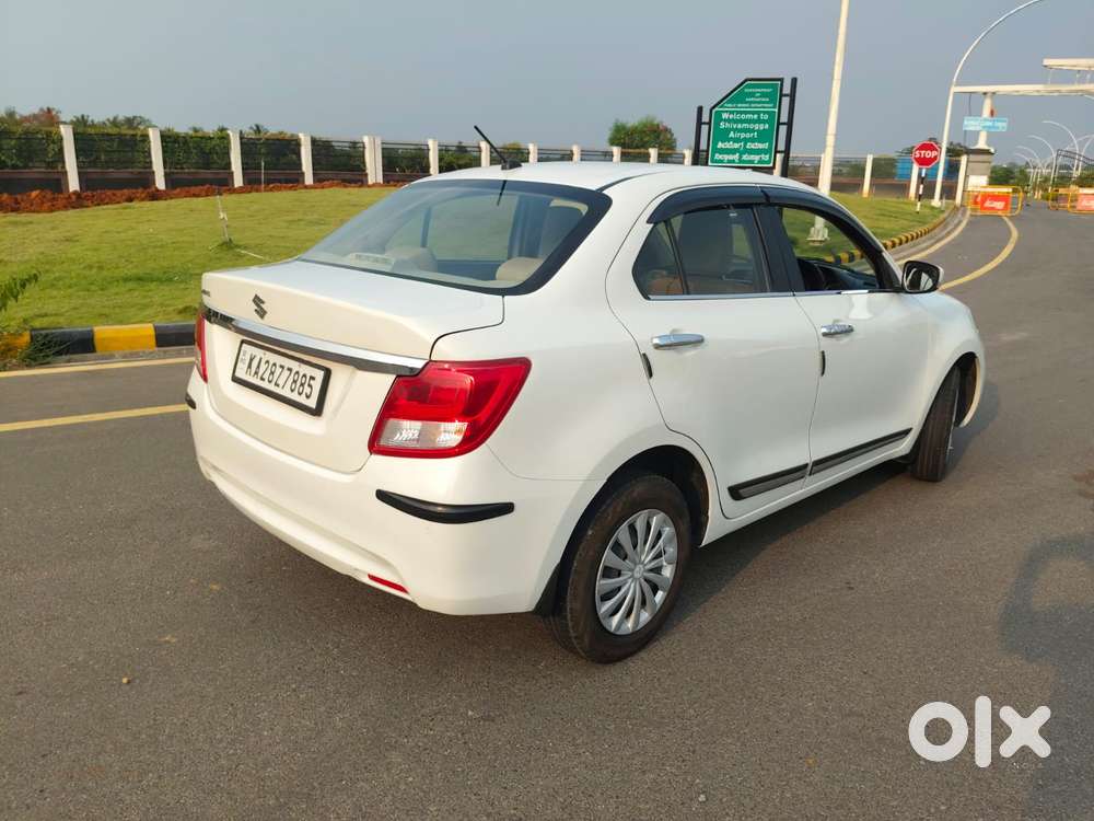 Maruti Suzuki Dzire 1.2 Vxi, 2022, Petrol