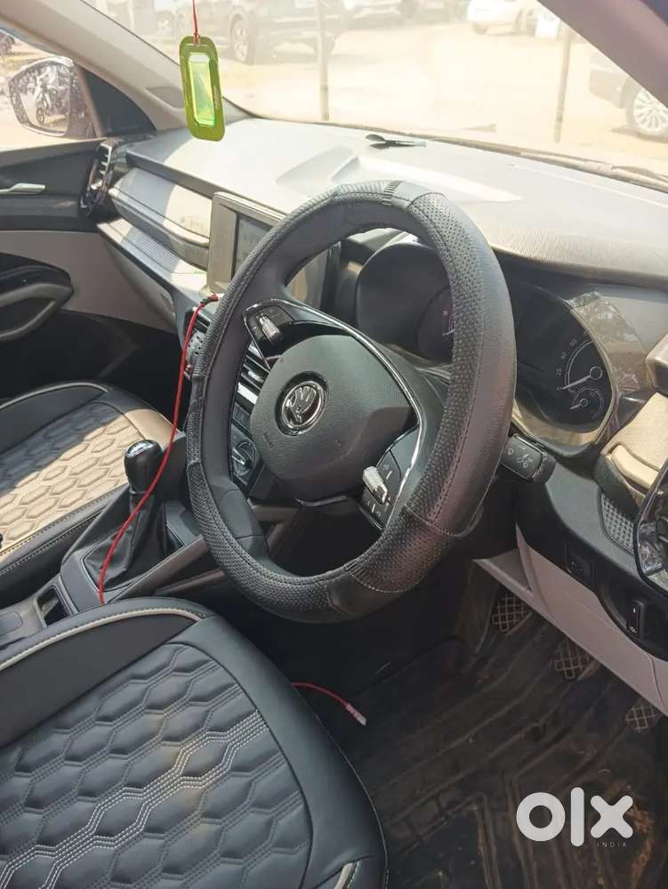 Skoda Kylaq 2025 Petrol 21652 Km Driven