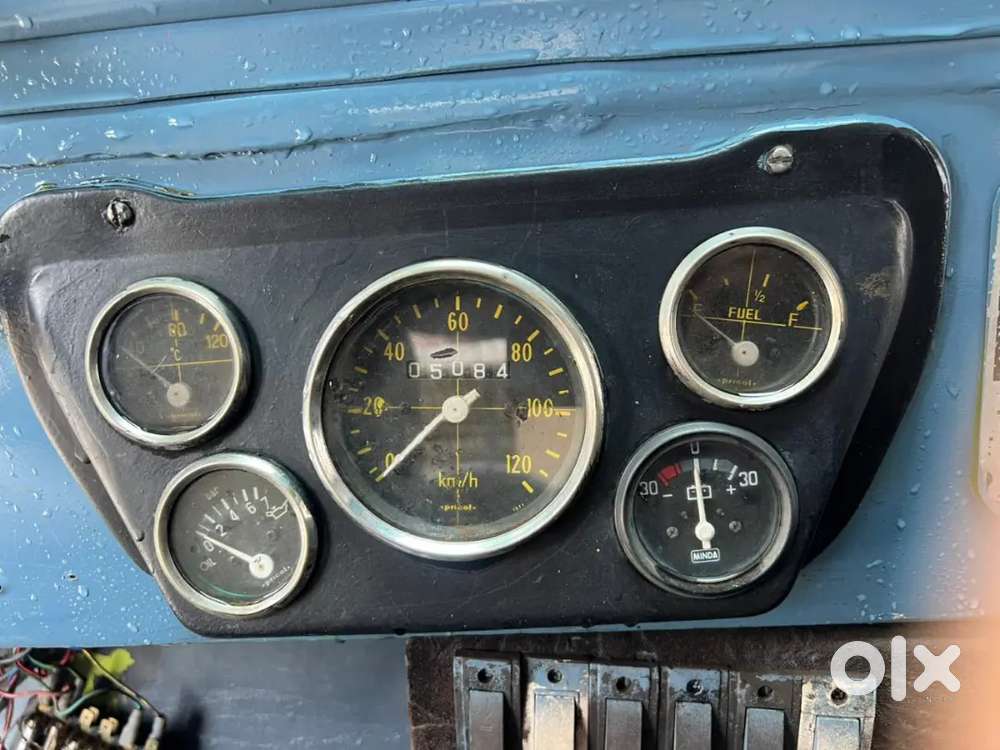 4x4 Mahindra Major Jeep