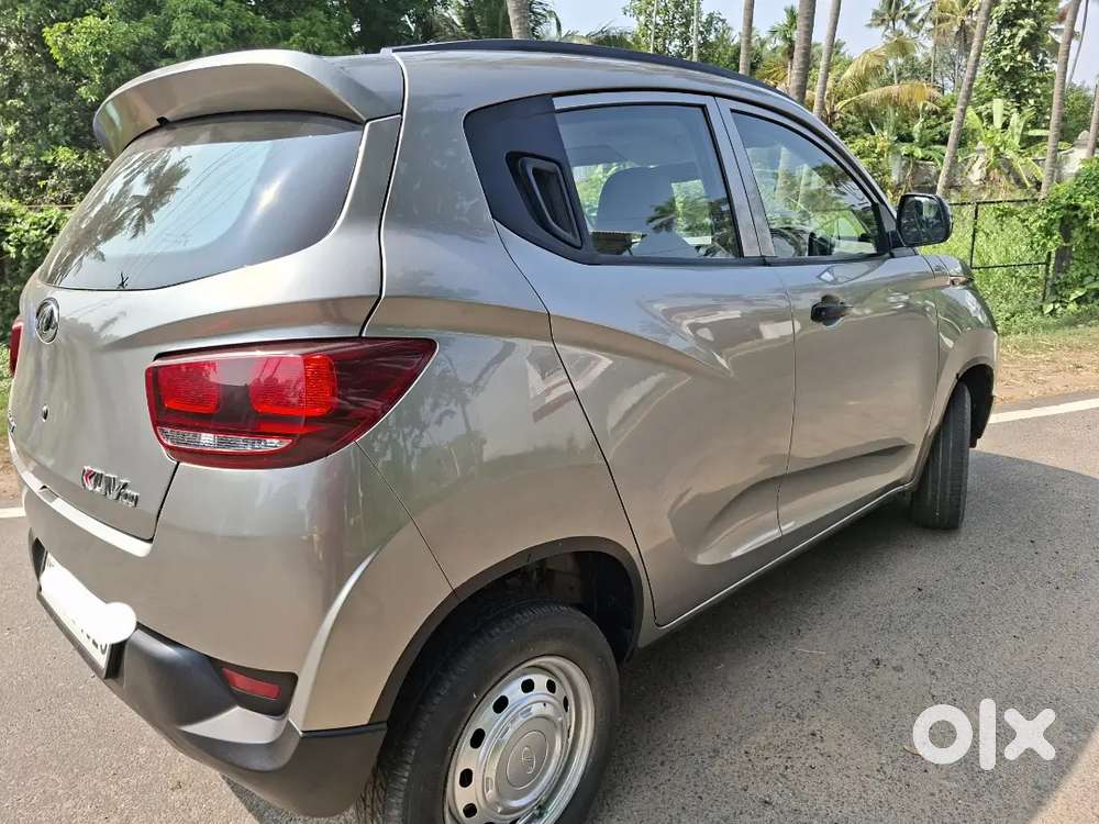 Mahindra Kuv 100 2017. A/c.power Steering. Power Window. Centr Lock.