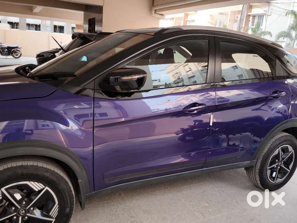 Tata Nexon Top Model Purple Fearless Pr Plus S Dca Dual Tone