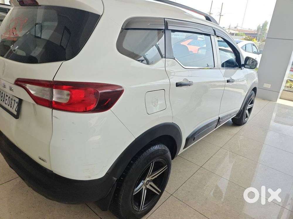 Renault Triber, 2022, Petrol