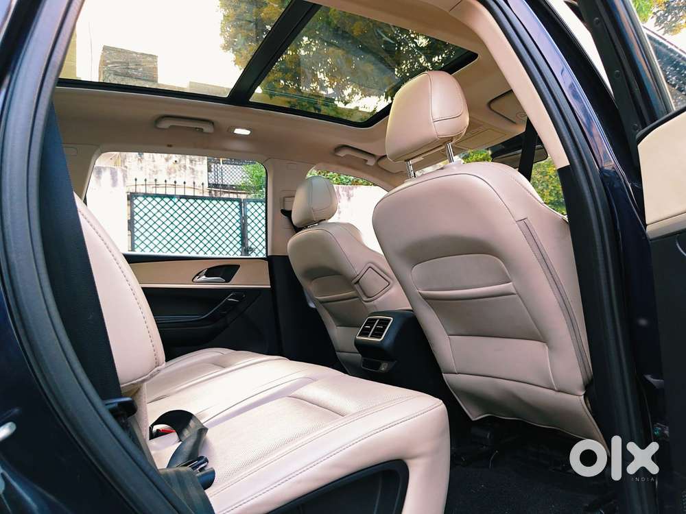 Mahindra Xuv700 2.2 Ax 7 Diesel Mt Luxury Pack Str, 2022, Diesel