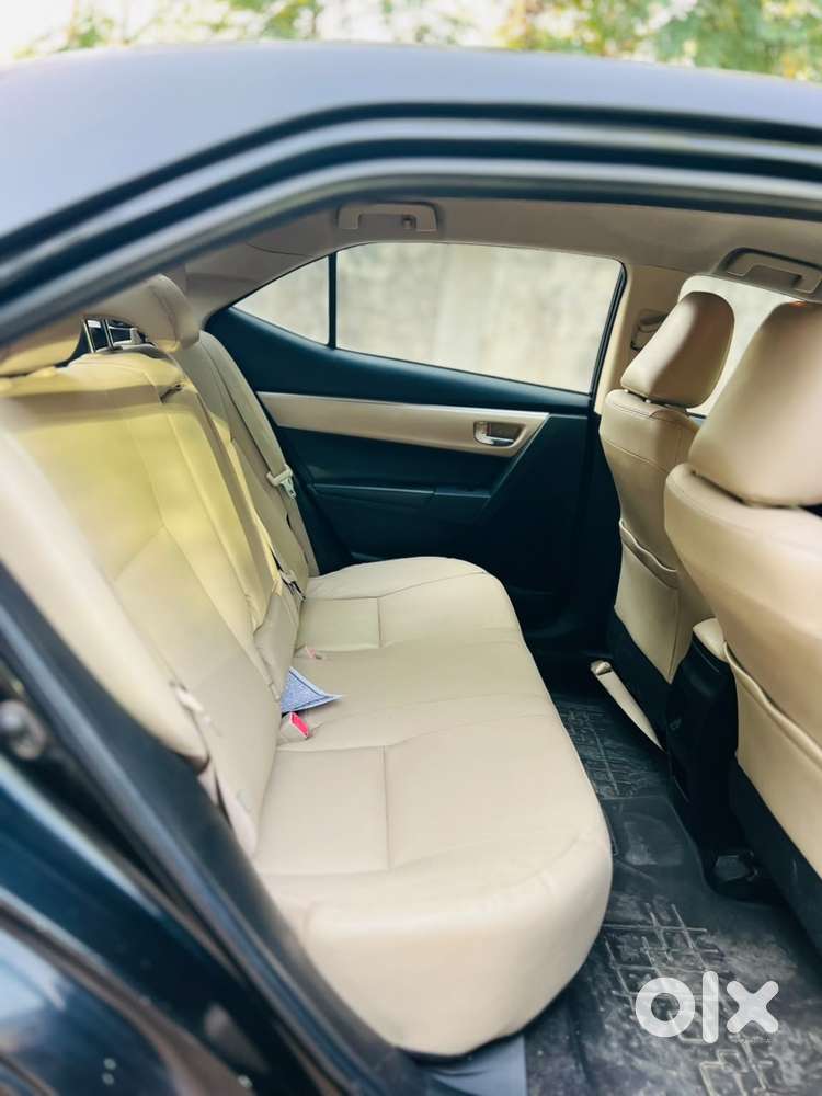 Toyota Corolla Altis 1.8 J, 2016, Petrol