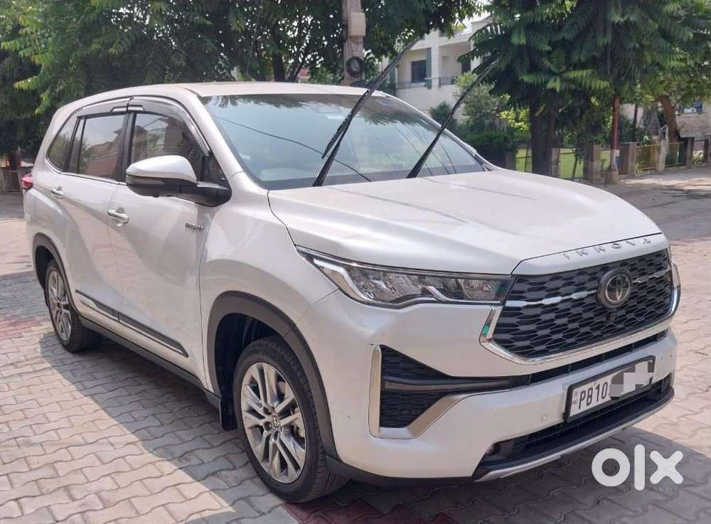 Toyota Innova Hycross 2.0 Zx (o) Hybrid 7 Str, 2024, Petrol