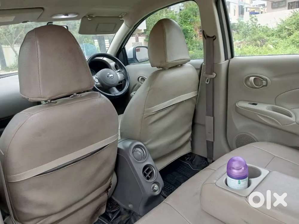 Nissan Sunny 2012