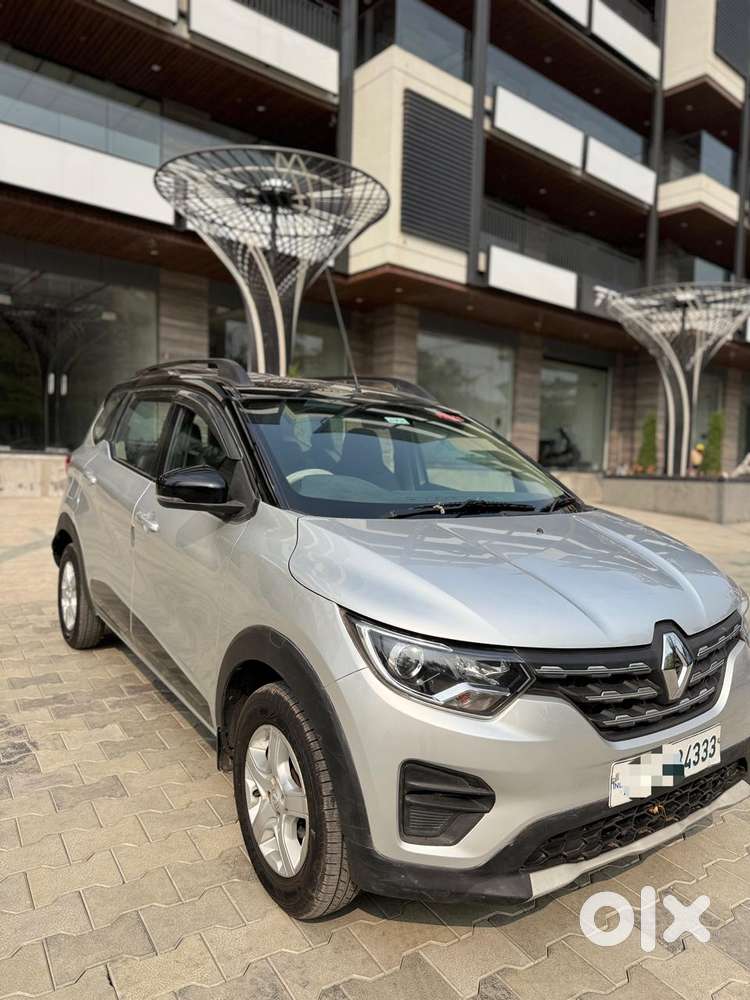 Renault Triber Rxt, 2022, Petrol